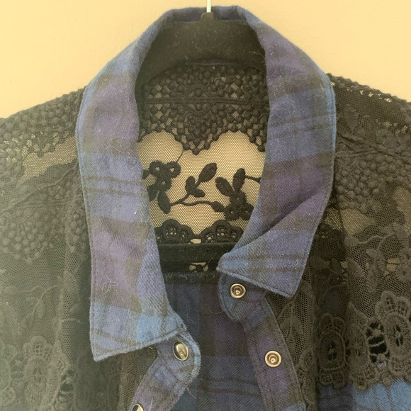 Lace Detail Flannel - Picture 3 of 3